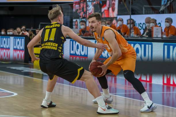 显然是着眼 显然是着眼